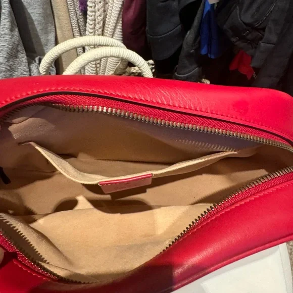 GUCCI Red Matelasse Leather Small GG Marmont Shoulder Bag - Picture 5 of 8